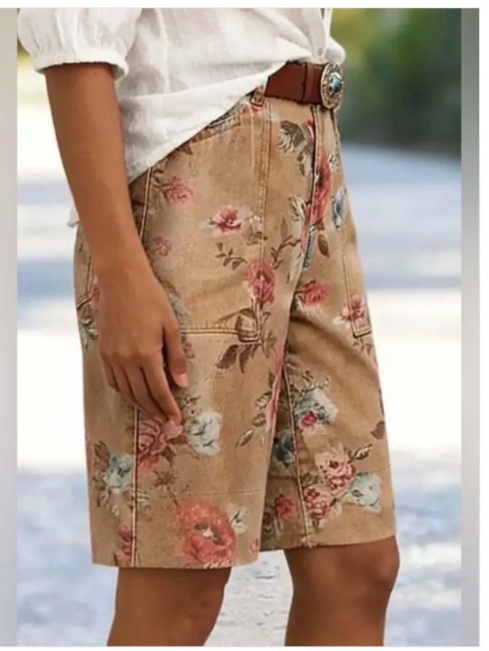 NWT Flamingals Floral Print Patch Pocket High Rise Bermuda Shorts M - Picture 2 of 6